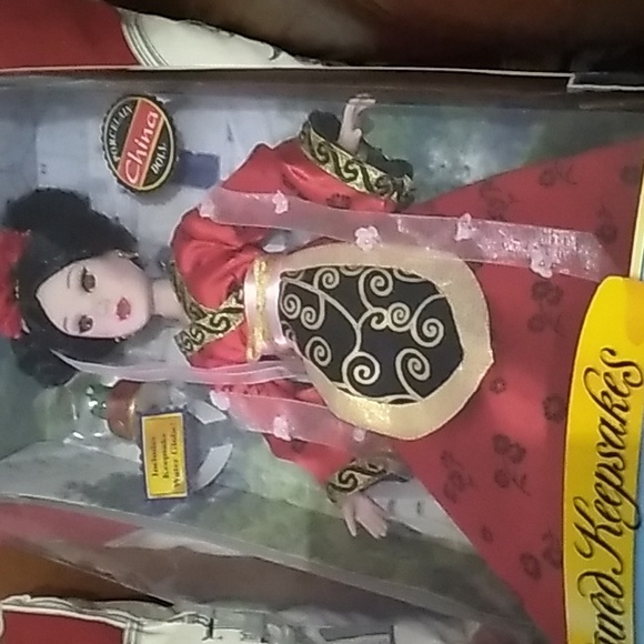 Cultural Keepsakes Porcelain China Doll - Picture 13 of 13